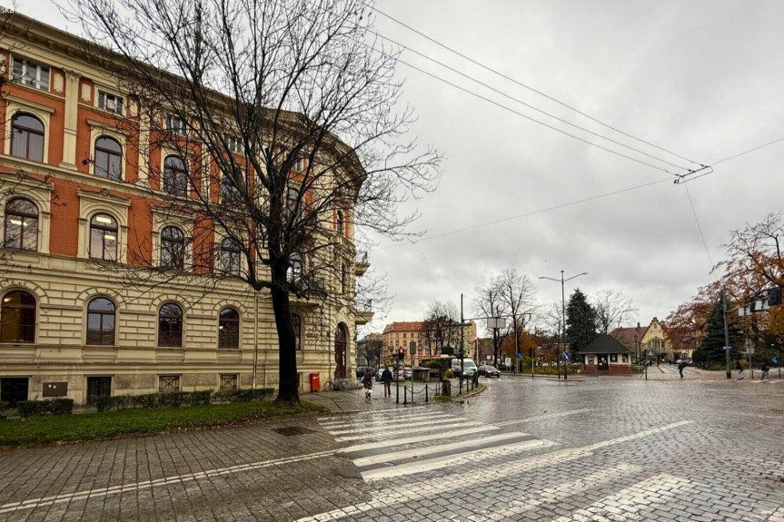 świdnicki, Świdnica, pl. Grunwaldzki, Wynajem | Budynek biurowy | Świdnica