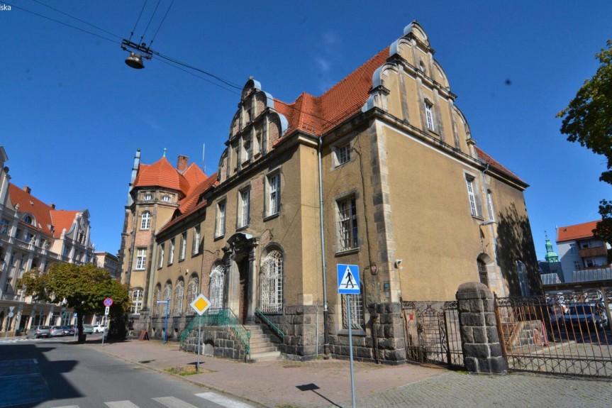dolnośląskie, Jelenia G&oacute;ra, Pocztowa, Wynajem | Budynek biurowy | Garaż | Jelenia G&oacute;ra