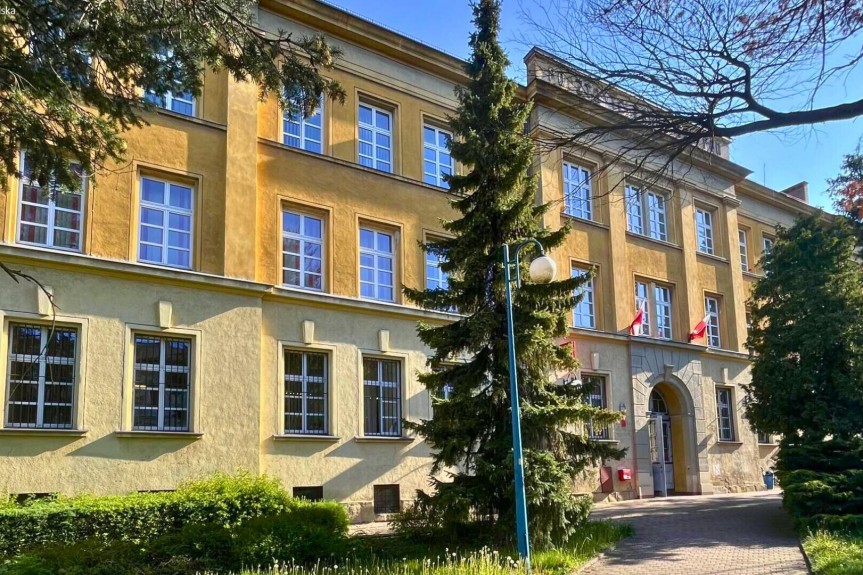 małopolskie, Tarn&oacute;w, Adama Mickiewicza, Wynajem | Budynek biurowy | Tarn&oacute;w | Centrum