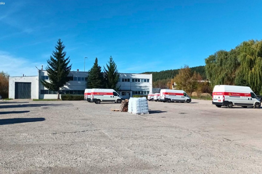 Jelenia G&oacute;ra, Sp&oacute;łdzielcza, Wynajem | Budynek biurowy | Plac manewrowy | Jelenia G&oacute;ra