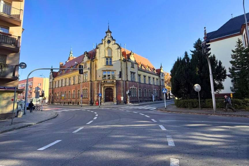 oleśnicki, Oleśnica, 3 Maja, Wynajem | Budynek biurowy | Oleśnica | Centrum